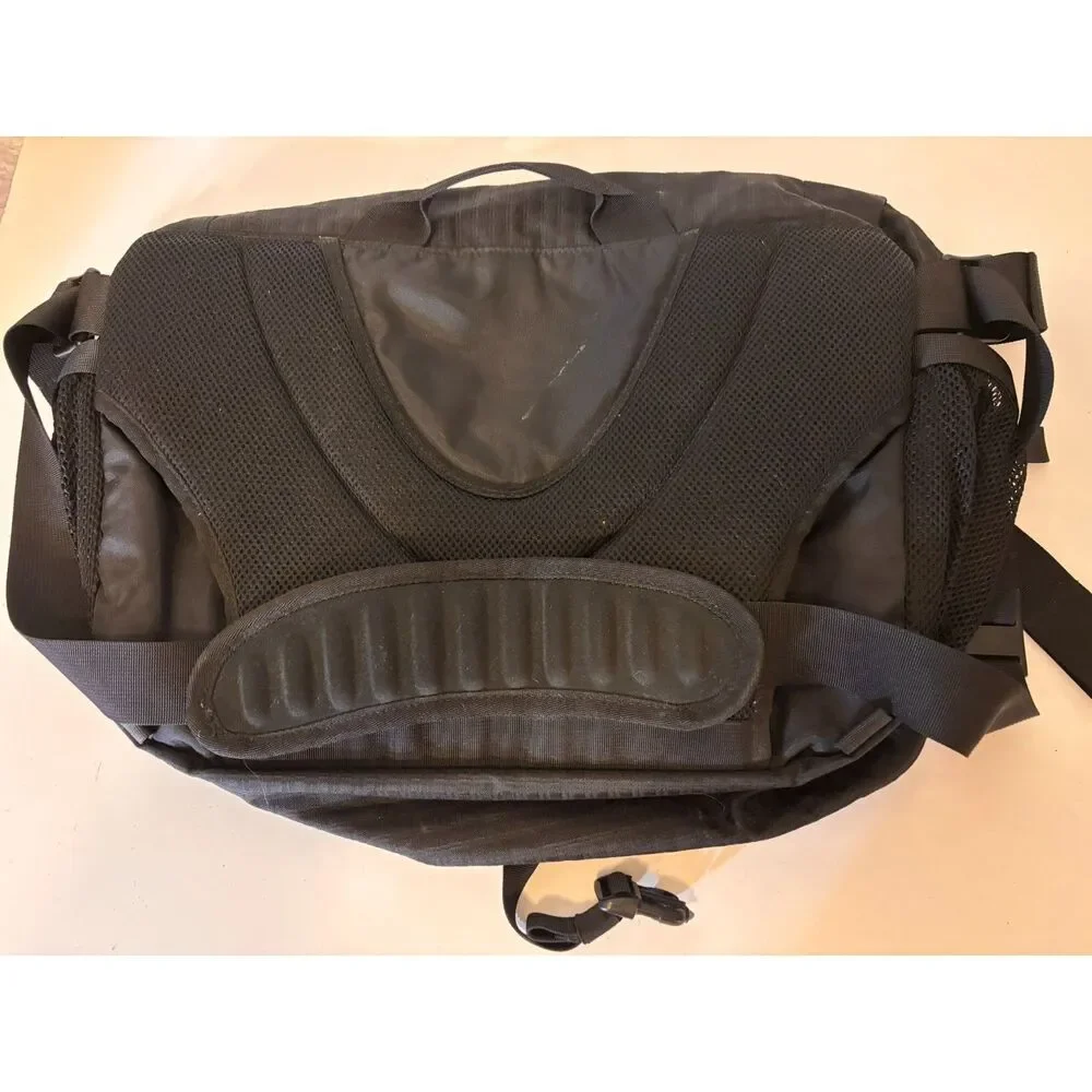 L.L.Bean Convertible Messenger Backpack Laptop Computer Bag Black Plaid